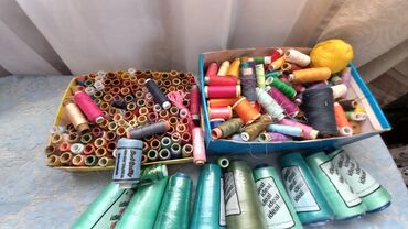 ящики для хранения вещей: Продаю нитки разных расцветок для домашнего ремонта. есть все цвета