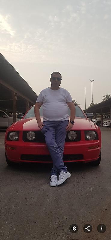 isma mustang: Qırmızı rəngli idman kupe avtomobil - Klassik Amerika idman üslubunda — 2