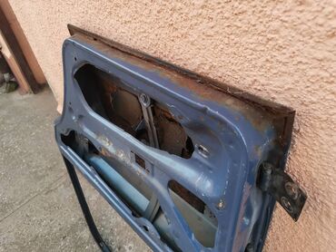 Auto delovi: Vrata zadnja desna Lada 2107 Riva,2105 u plavoj boji ZD1. Vrata su — 12