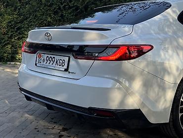 prius 2005: Toyota Camry: 2025 г., 2 л, Вариатор, Гибрид, Седан — 7