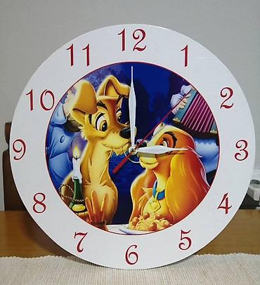 Satovi za kuću: Ima vise velicina. Okrugli 28,5 cm. precnik 2400 din. 27x35 cm.2400 — 22