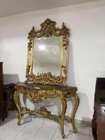 drvena: Konzola sa ogledalom (zeleni mermer) 🪞✨ Dobro stanje. 🏠 Širina 155 — 2