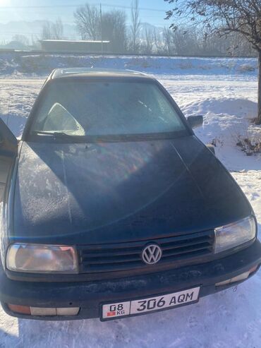 Volkswagen: Volkswagen Vento: 1992 г., 1.8 л, Механика, Бензин, Седан