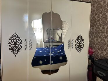 Matraslar: Açılan, 4 qapılı Düz dolab, Qarderob, paltar dolabı