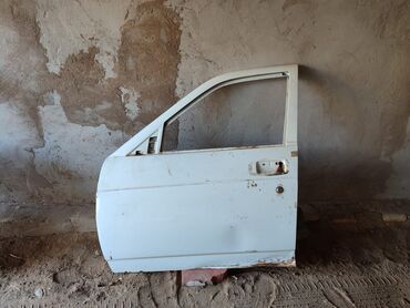 задняя фара в багажник ниссан примера р11: Avtomobil qapısı – ön sağ tərəf - Rəng: ağ - Material: metal -