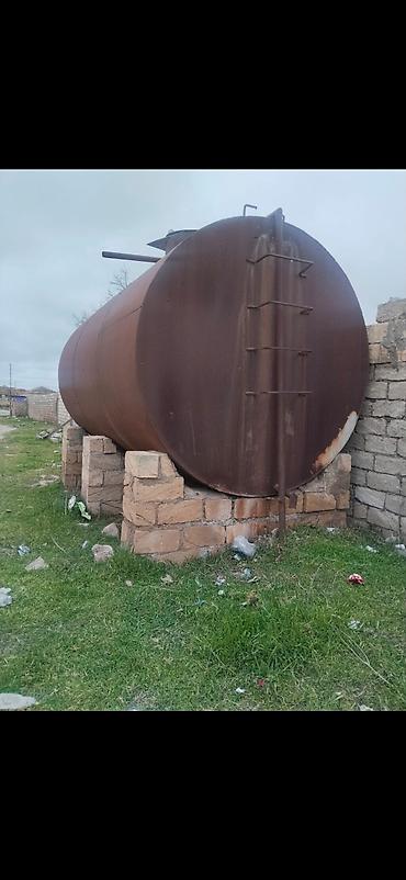 Baklar və çənlər: Metal yanacaq/su çəni - Material: qalın divarlı polad kömək - Forma — 1