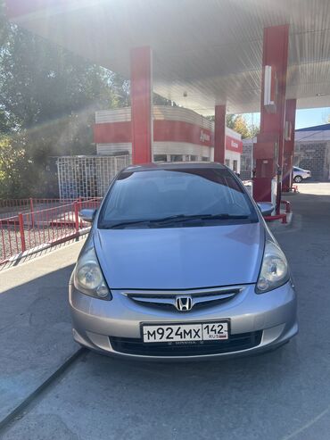 аренда honda fit: Honda Fit: 2006 г., 1.3 л, Вариатор, Бензин