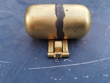 Auto delovi: Plovak karburatora Lada 7,2121 Niva. OriginalanRuske proizvodnje. Cena — 1