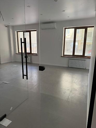 офисы в центре: Аренда офисов, 135 м², В жилом комплексе, 1 линия, С отдельным входом, С отдельным сан узлом — 5