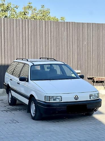 Volkswagen Passat: 1989 г., 1.8 л, Кол менен иштөөчү, Газ, Универсал