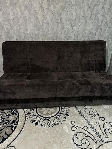 sofa bed: Прямой диван-клик-клак, обитый мягким велюром темно-шоколадного цвета — 3