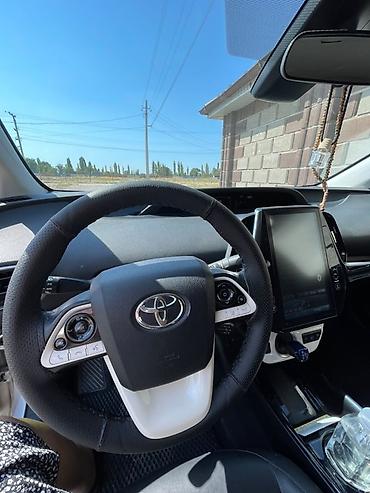 Транспорт: Toyota Prius: 2017 г., 1.8 л, Вариатор, Гибрид, Лифтбек — 4