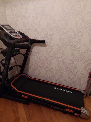 kaçış aparatı: Hattrick Fitness firmasının qaçış zolağı. Cox az istifadə olunmuş