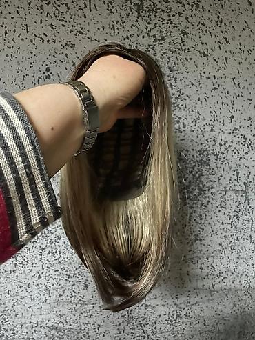 Perike i klipse: Perike – 3400 din - Moderne ženske perike u više stilova i dužina — 11