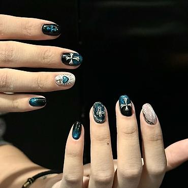 sat prsten: Ručno rađene presovane nokti-tipse – kolekcija “Teal Galaxy” - Set — 4