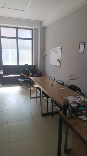 Продажа домов: Сдаю Офис, 35 м², В жилом комплексе, 1 линия, С отдельным входом, С отдельным сан узлом