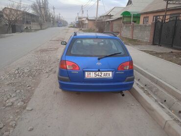 купить багажник на крышу авто в бишкеке: Toyota Avensis в кузове универсал синего цвета. Автомобиль оснащен