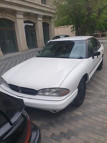 qabaq şüşə: Pontiac Bonneville sedan – ağ rəng, tam ölçülü Amerikan sedanı. salam — 9