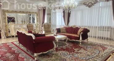 продажа квартир город каракол: 3 комнаты, Риэлтор, С мебелью полностью