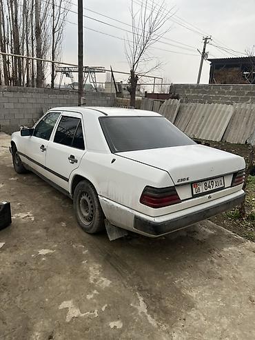 Mercedes-Benz: Mercedes-Benz W124: 1988 г., 2.2 л, Механика, Бензин, Седан — 5