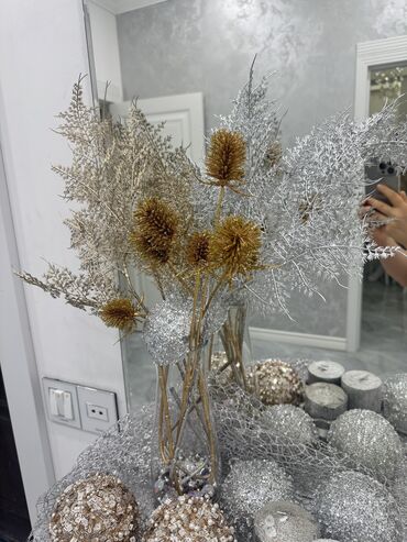 Süni güllər: Her biri satiwda qiymetle bagli wapla elaqe saxlayin — 18