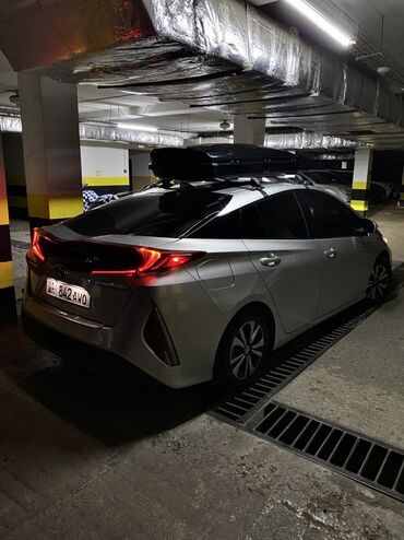 диска на голф: Toyota Prius: 2017 г., 1.8 л, Вариатор, Гибрид