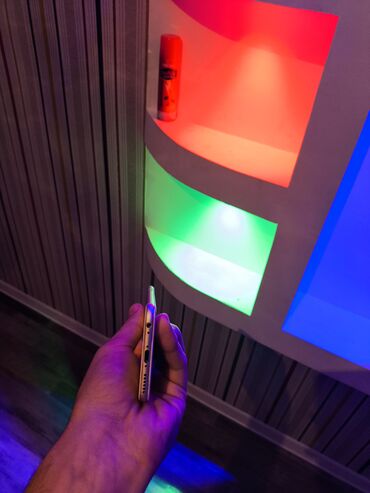 Apple iPhone: IPhone 6, Gümüşü, Qırıq — 8