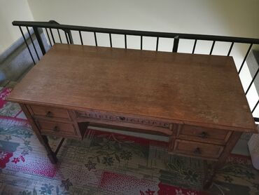 polovni stolovi za sisanje pasa: Desks, Rectangle, Wood, Used