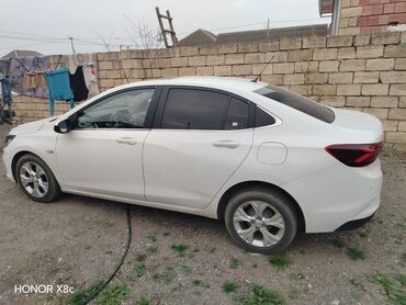 Chevrolet: Chevrolet Onix sedan – ağ rəng, AZ dövlət nömrə nişanı 90-YE-931 — 6