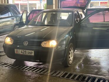 жук машина: Volkswagen Golf: 1998 г., 1.6 л, Механика, Бензин, Универсал