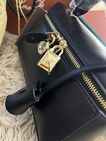 kisi ucun parca cantalar: Qara dəri mini çanta - Material: hamar qara dəri (süni və ya təbii — 2
