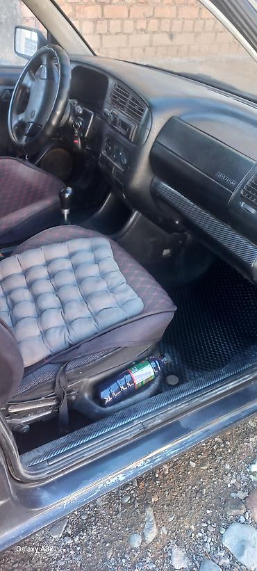 Продажа авто: Volkswagen Vento: 1995 г., 1.8 л, Механика, Бензин, Седан — 7