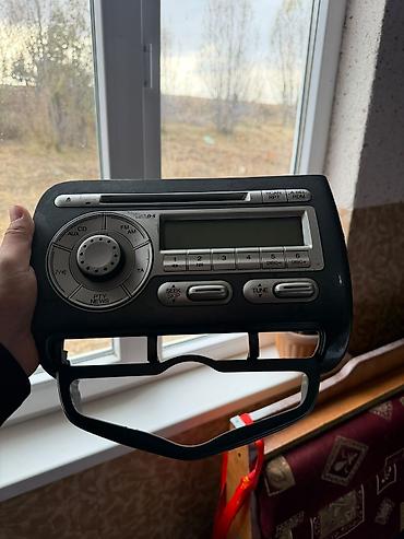 хонда истеп 1: Штатная магнитола Honda (радио/CD) с рамкой рестайлинг Особенности: - — 2