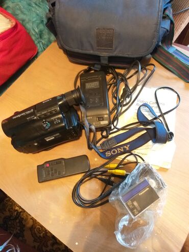 sony hdr ax 2000: Видео камера sony handycam video 8 в полном комплекте.г.Ош