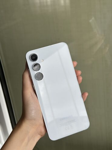 Samsung: Samsung Galaxy A55, 256 GB, rəng - Ağ, Barmaq izi, İki sim kartlı