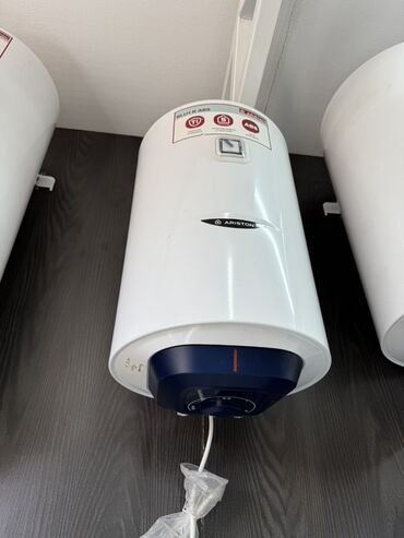 Унитазы: Водонагреватель Ariston Накопительный
