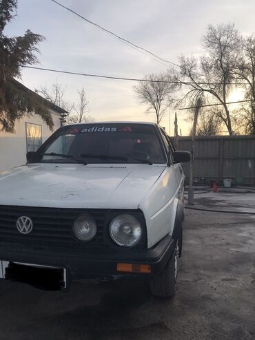 Volkswagen Golf: 1988 г., 1.8 л, Механика, Бензин