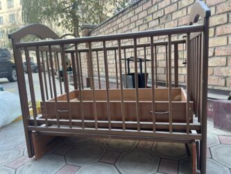 парящая кровать: Продается детская колыбель, полностью из 100% дерева Имеется маятник