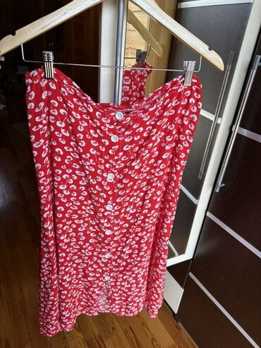 Ətəklər: Qadın geyimləri dəsti 1) Qara-ağ çiçək naxışlı ətək - Rəng: krem fon — 7