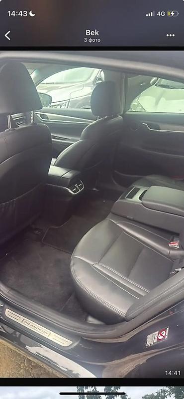 Hyundai Grandeur — кожаный салон (задний ряд) - Просторный задний ряд