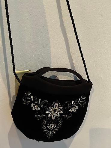 Классические сумки: Сумки разные, кожа и кожзам
Классические и нестандартные, клатч — 9