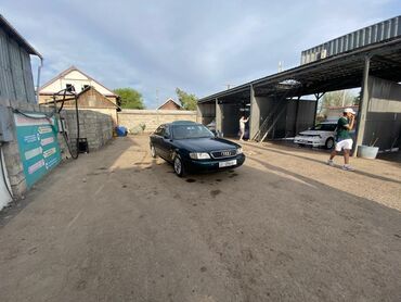одноместная машина: Audi S4: 1994 г., 2.6 л, Механика, Газ, Седан