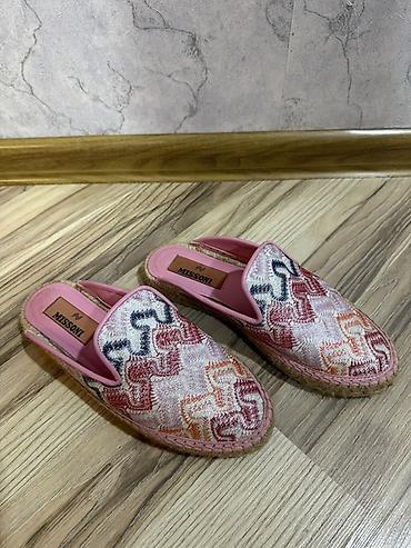 cəhrayı ayaqqabılar: Satilir 30azn 36razmer yenikimidir. Hechbir defekti yoxdur! — 2