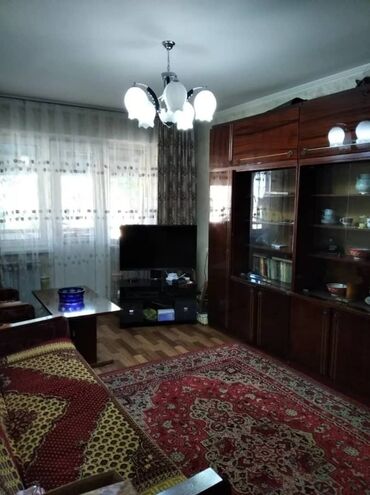 сдаётся комната с подселением: 3 комнаты, 58 м², 103 серия, 3 этаж