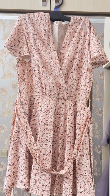 Paltolar: Əşyaların hər biri yeni kimidirdonlar cəmi bir defe geyinilib,Qiymet — 12