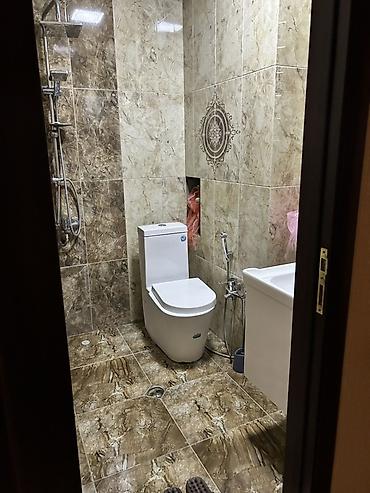 apşifka tavan: Mənzilin daxili: zövqlü təmirli, işıqlı və səliqəli planlaşdırma. - — 1