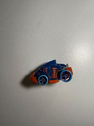 mutfaq oyuncaqları: Hot wheels masini 2009 il.teze making ancaq tejerlerin kraskasi biraz
