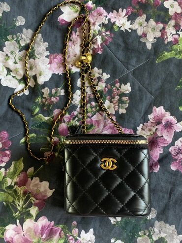 очки для телефона для зрения: Классическая сумка, Chanel, Материал: Натуральная кожа, Стеганая модель, Женские