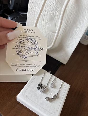 gumus boyunbagi: Swarovski kolyesi – “Swan” pendentli, orijinal - Brend: Swarovski - — 1