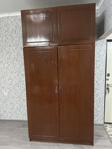 кухенные шкафы: Шифоньер, Б/у, Прямой, цвет - Коричневый, Дерево